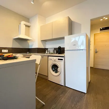 Апартаменты Designer Apartment With Views