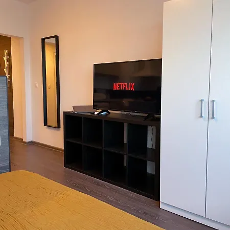 Designer Apartment With Views *